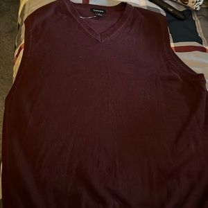 New men’s medium sweater vest